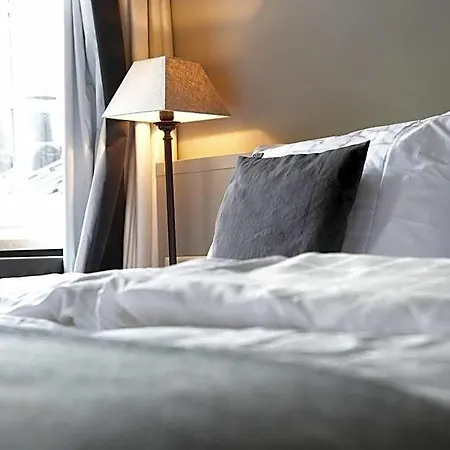 Hotel De 3*
